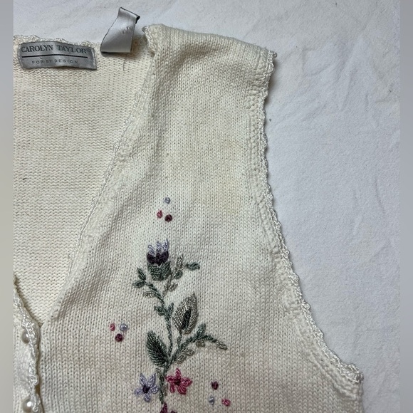 Vintage Carolyn Taylor Embroidered Floral Knit Vest - Picture 5 of 5
